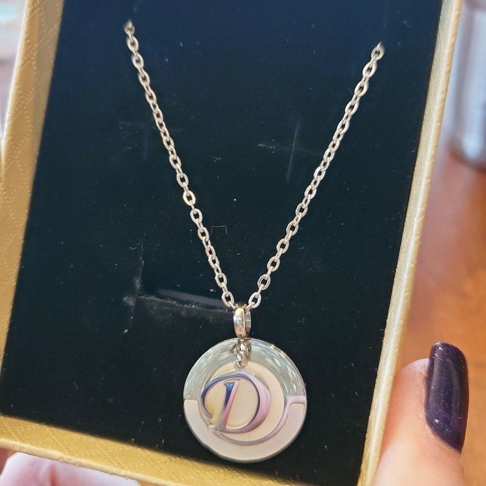 INITIAL NECKLACE - Picture 7 of 11